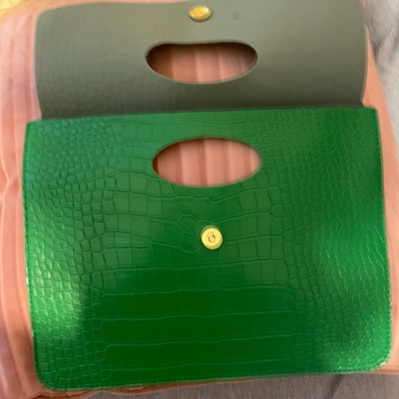 Cluthes - Picture 4 of 9